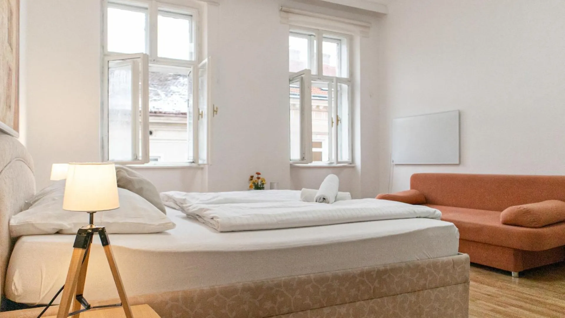 Budget City Stay - Near Wiener Stadthalle Ideal For Longstays Appartamento Vienna